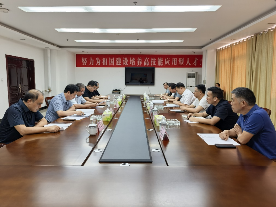鄭州中華職業(yè)教育社到我校調(diào)研校企合作及產(chǎn)教融合工作
